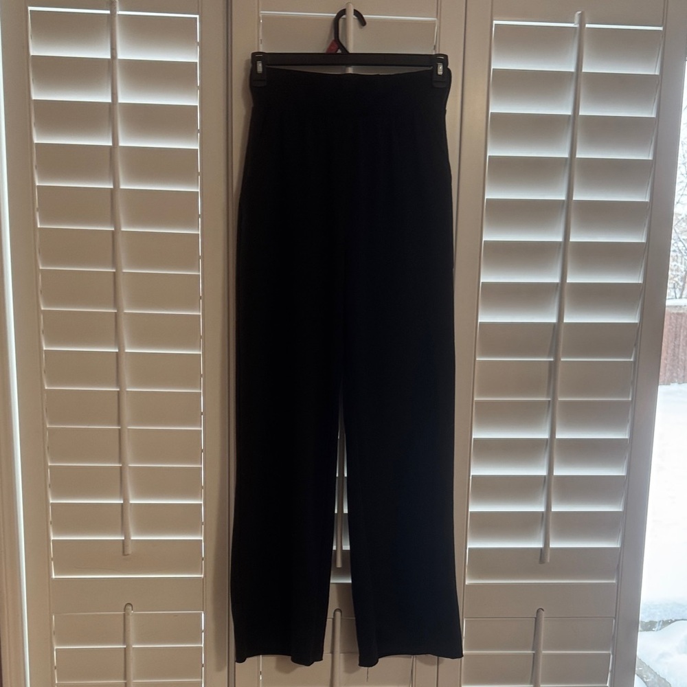 Savvi, Medium, Black Women's Pants